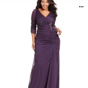 EUC ADRIANNA PAPELL PURPLE GOWN 16W